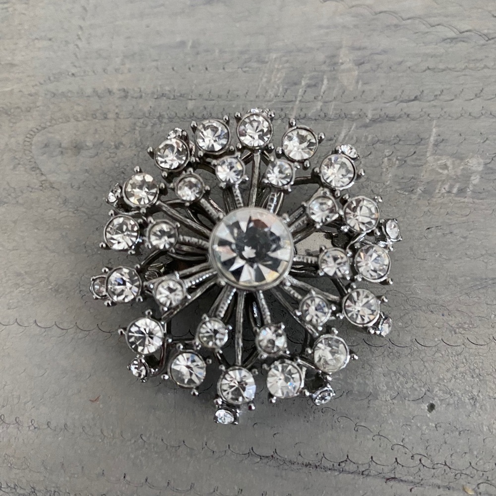 Stella & Dot Rhinestone Starburst Brooch/Pendant - Picture 4 of 6